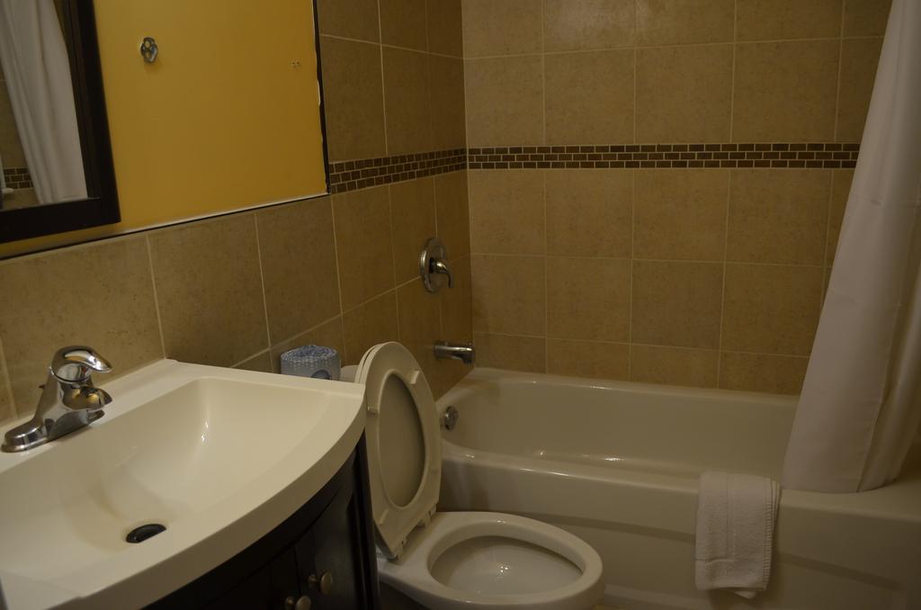 Mohawk Motel Brantford Szoba fotó